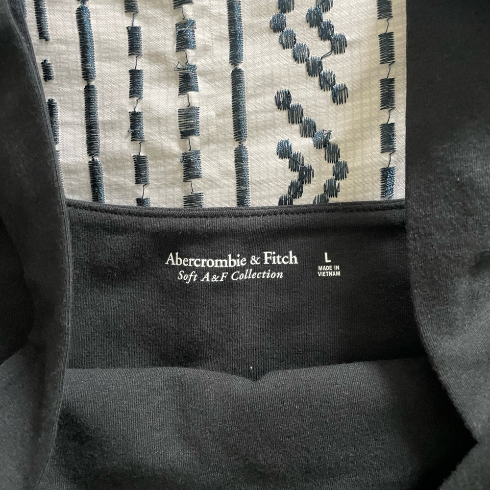 Crop Black Tank Top - Picture 2 of 3